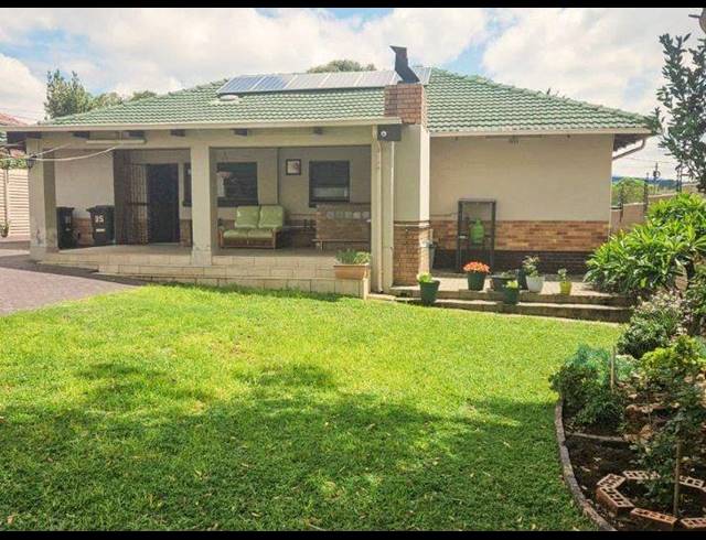 3 BEDROOM HOUSE FOR SALE IN SOUTH CREST